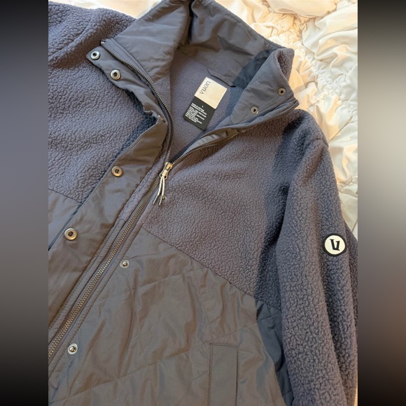 Like New VUORI Highlands Sherpa Jacket - Picture 3 of 4